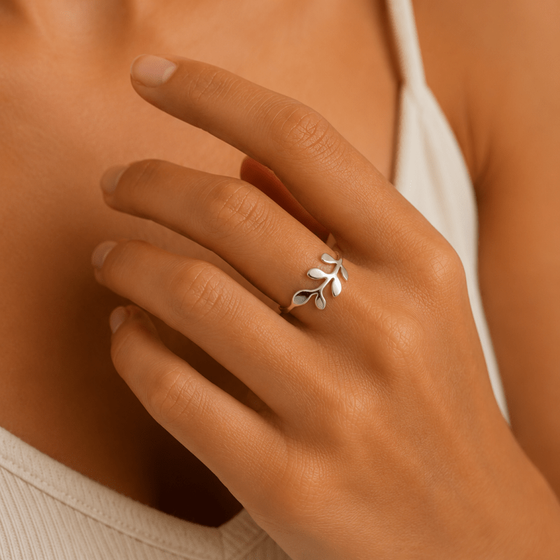Anillo de hojitas