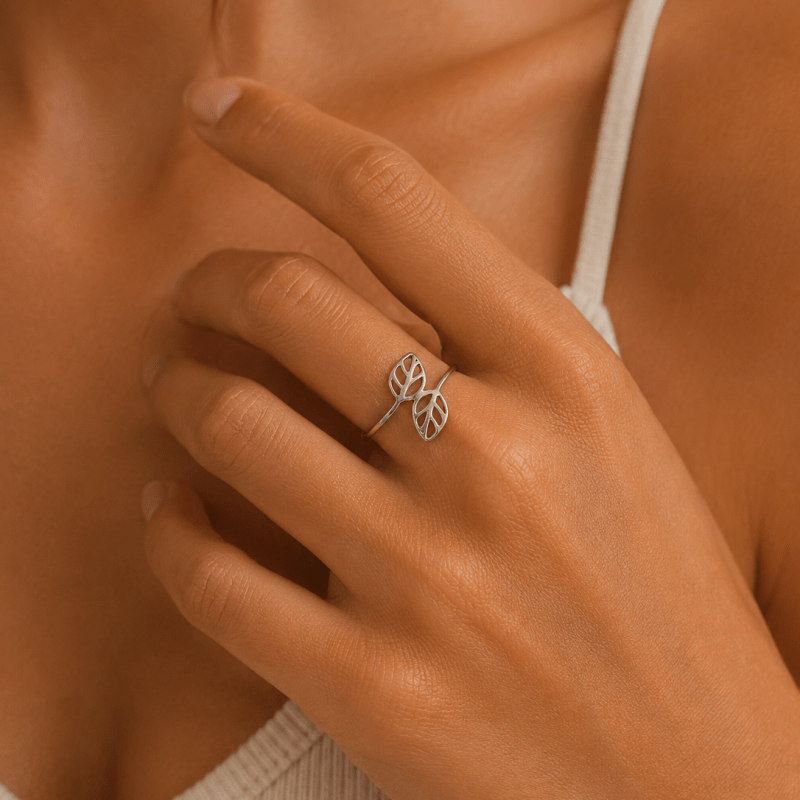 Anillo de hojas ovaladas